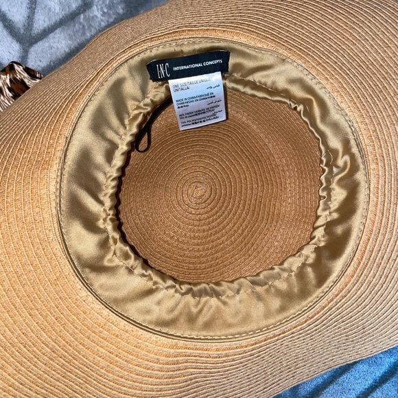 Yarn hat, one size. Adjustable string, like new, INC International Concepts - Picture 3 of 3